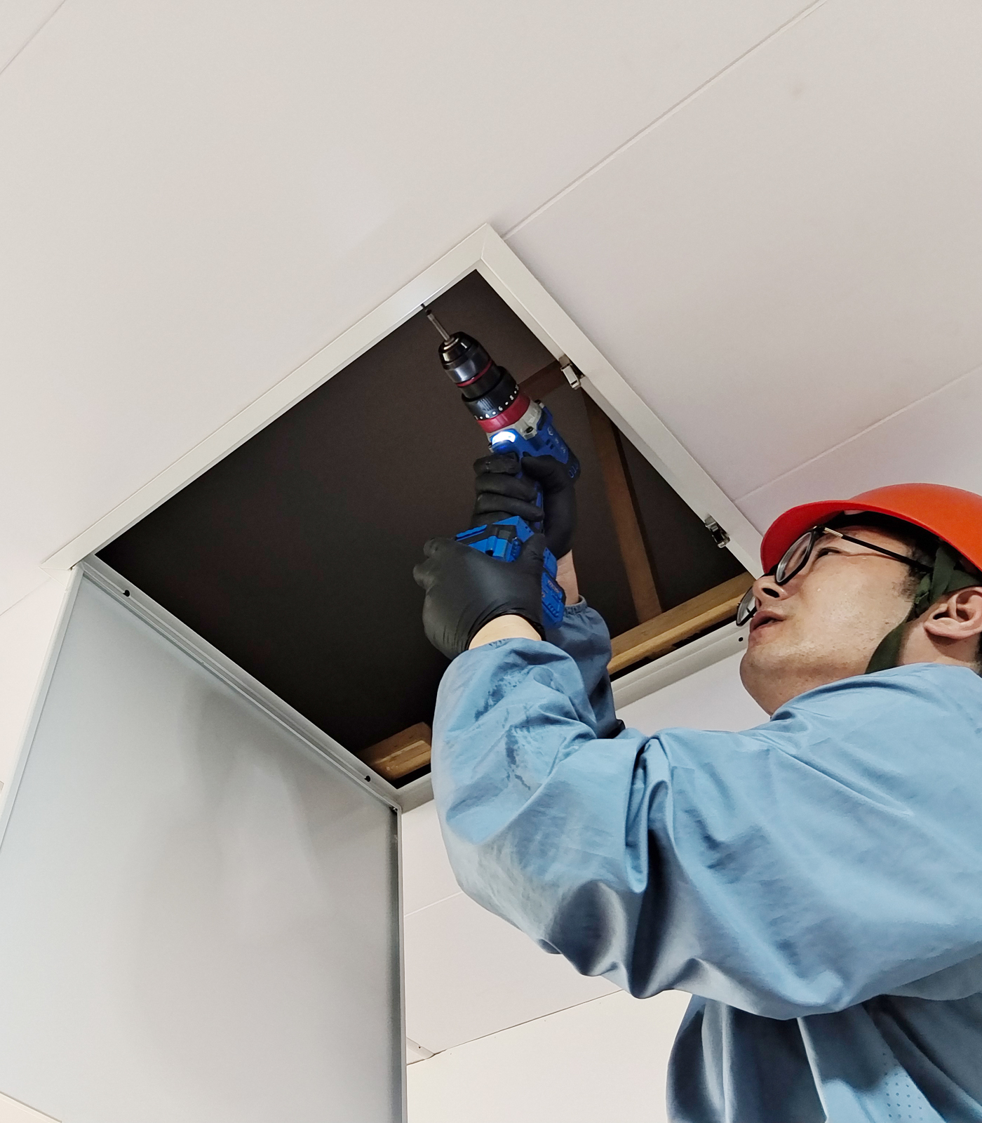 Steps for inspection of central air-conditioning access door.